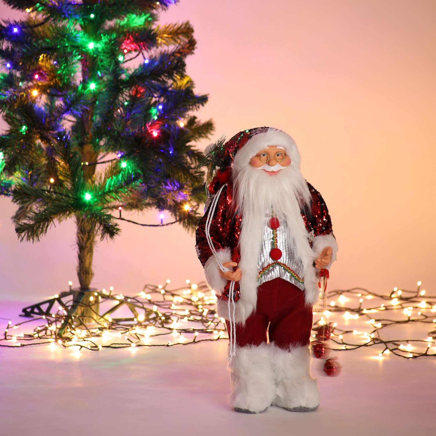 Фигура декоративная BABY STYLE Дед Мороз костюм с 2х сторонними красный серебристыми пайетками 60 см - фото 1