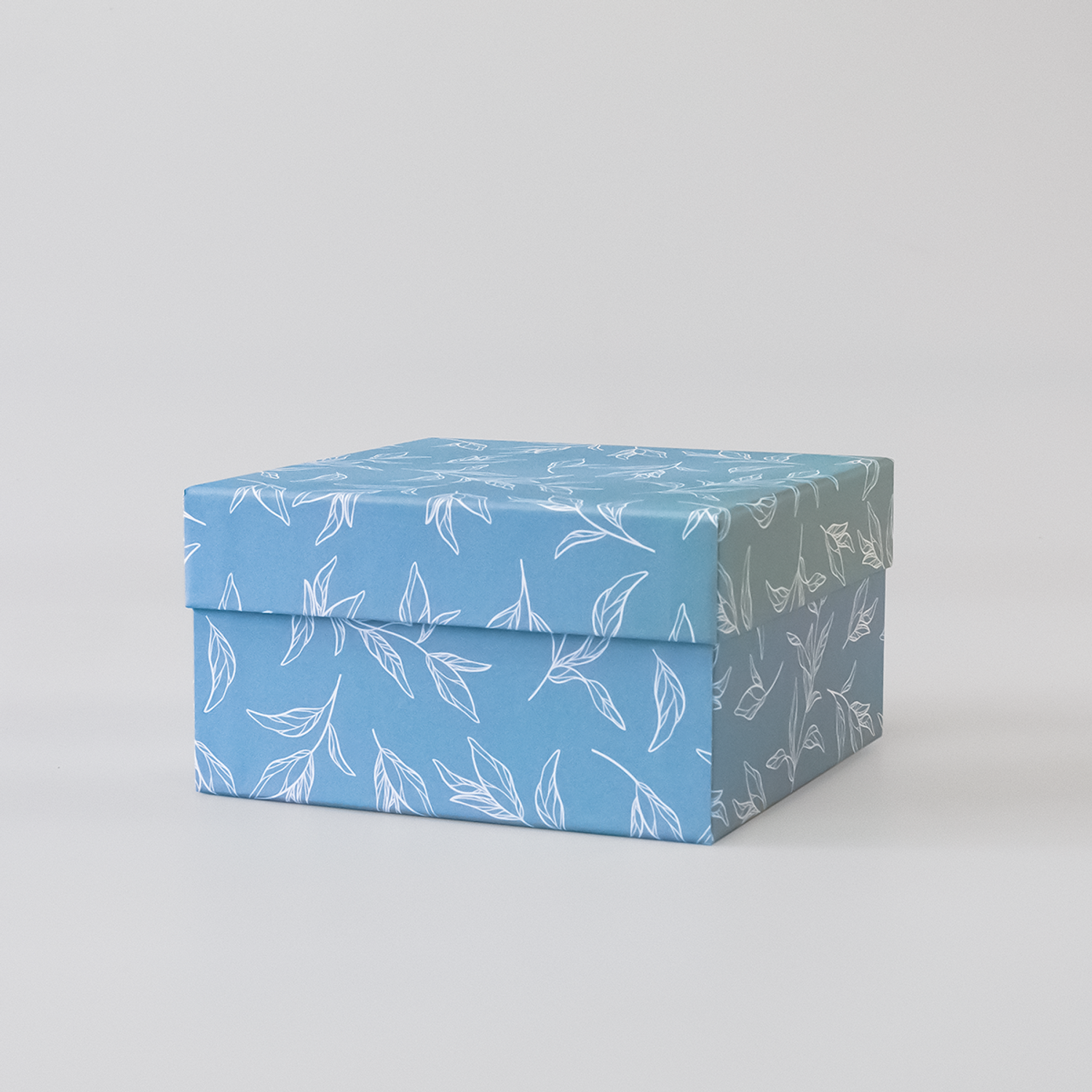 Коробка подарочная Cartonnage крышка-дно Листья белый голубой - фото 2