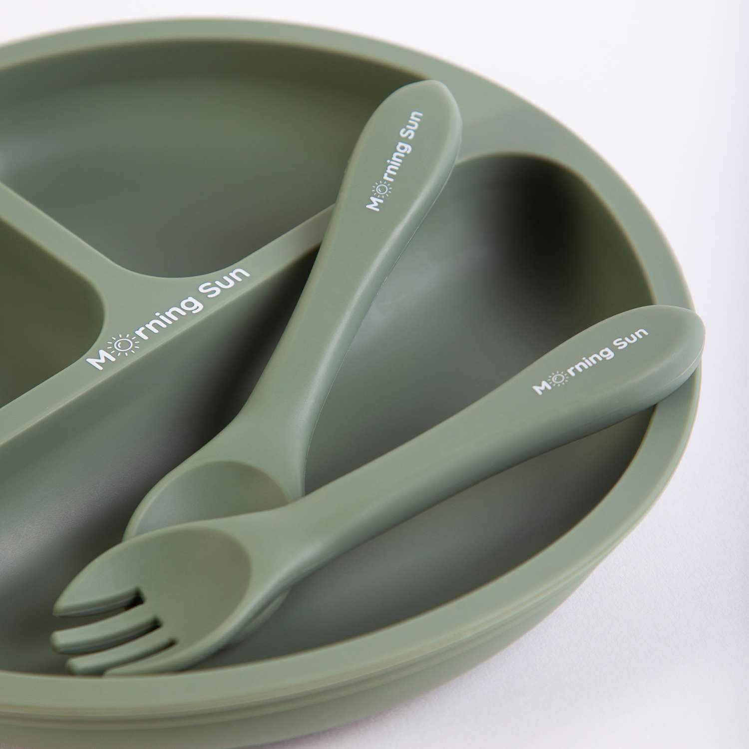 Набор детской посуды Morning Sun силиконовый секционная тарелка ложка вилка оливковый - фото 2