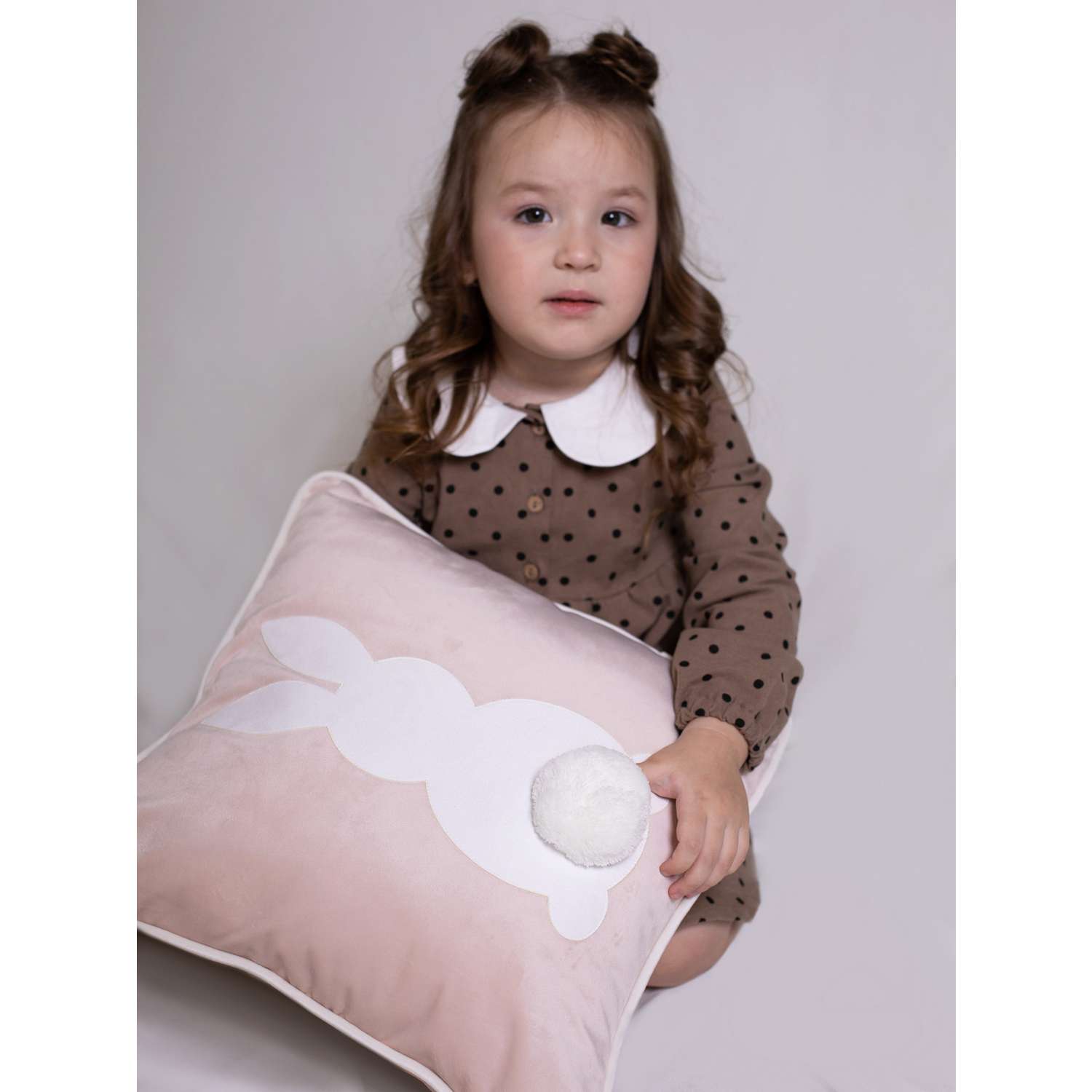 Подушка декоративная детская Мишель Зайка цвет розовая пудра - фото 5