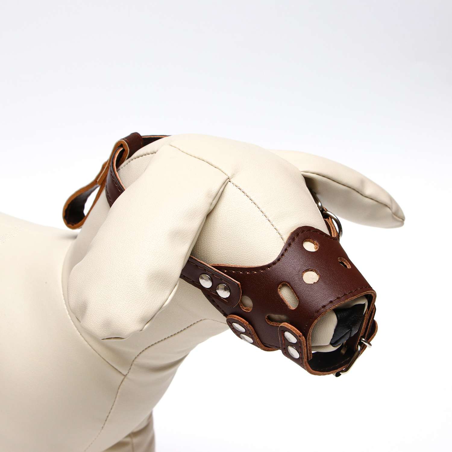 Намордник из прессованной кожи Пижон регулируемый 4 ОМ 29-35 см ДН 8.8 см коричневый - фото 2