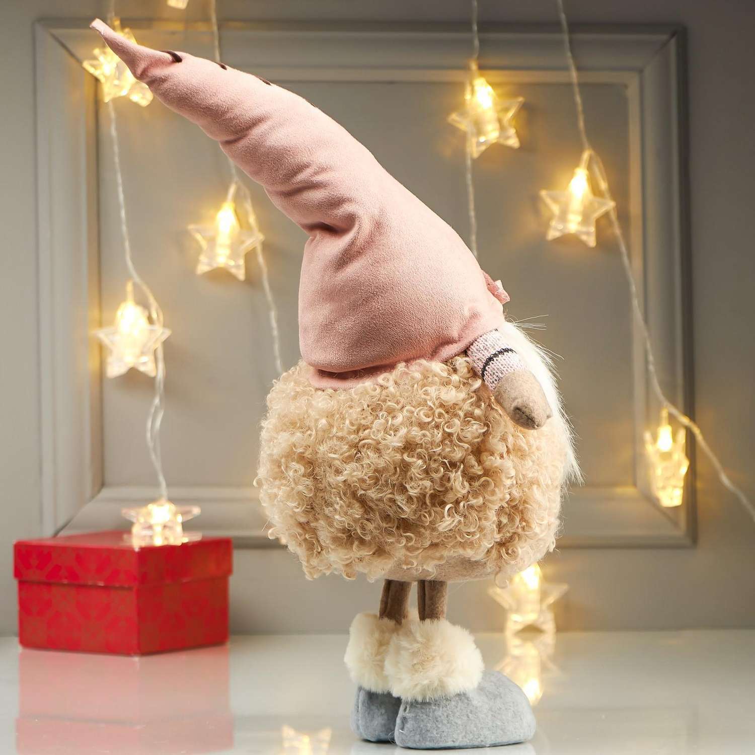 Кукла интерьерная Зимнее волшебство «Дедушка в меховой шубе и розовом колпаке» 48х16х21 см - фото 3
