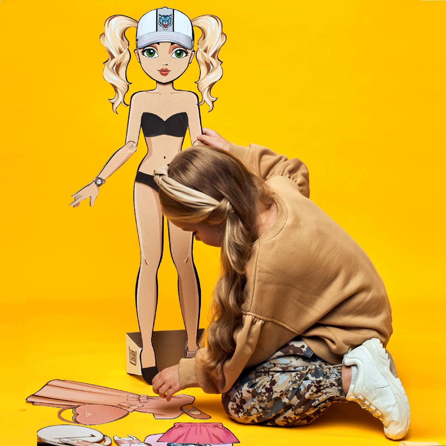 Кукла Bibalina с одеждой из картона Trendy doll Мира ИНП-101 - фото 3