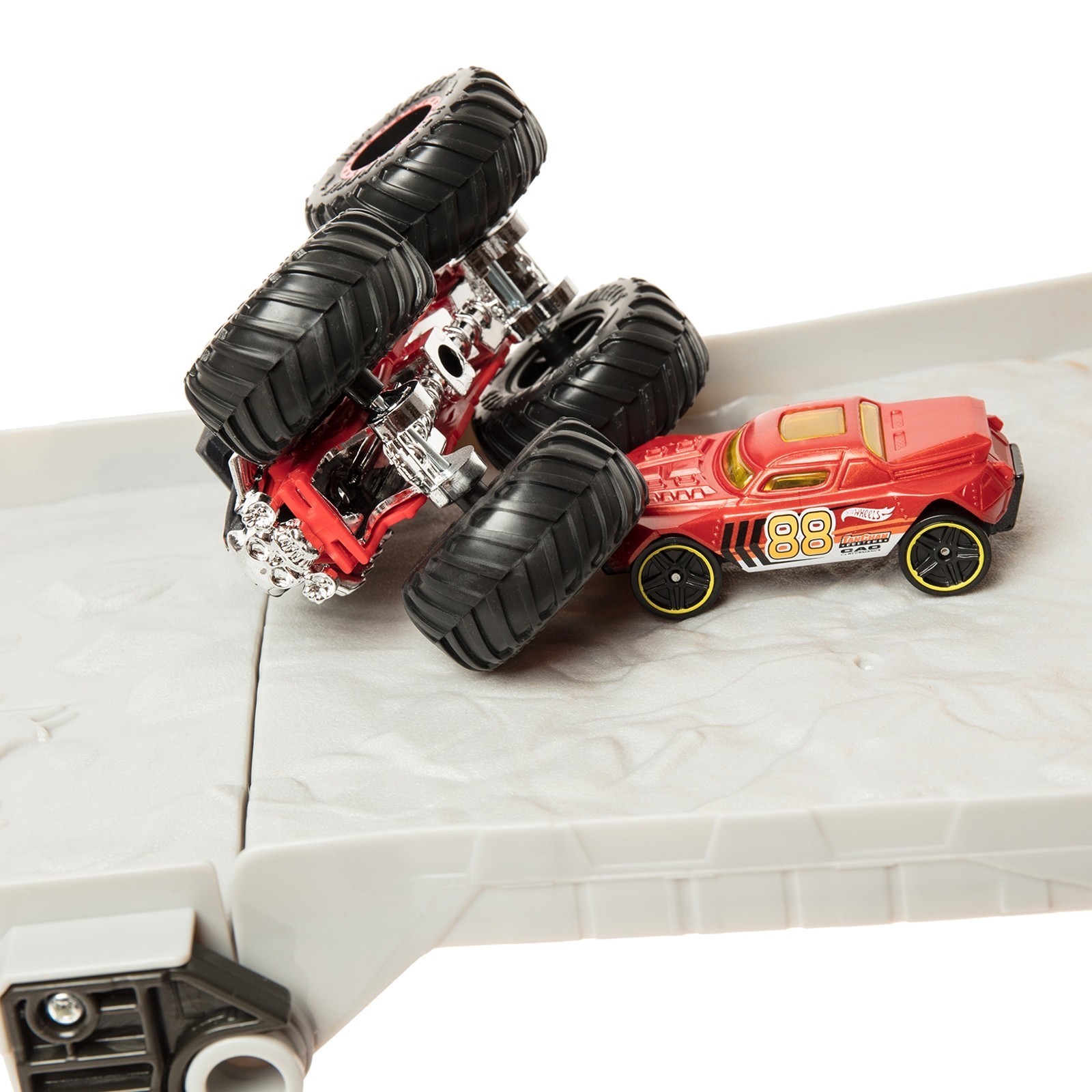 Игровой набор Hot Wheels Передвижная трасса GFR15 - фото 6