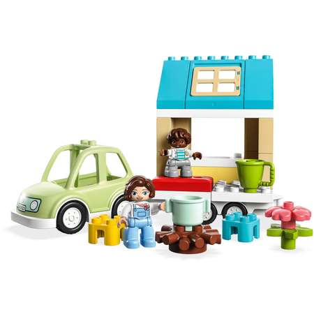 Конструктор LEGO Семейный дом на колесах 10986