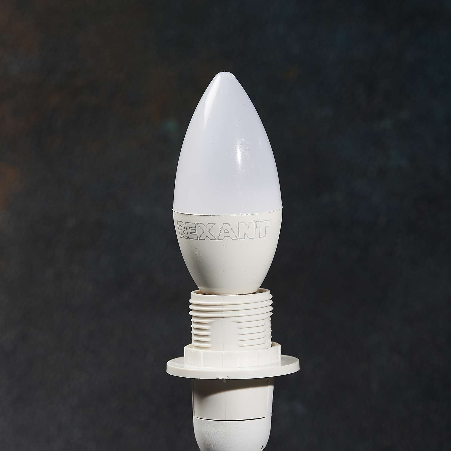 Лампа светодиодная REXANT E14 «Свеча» 7.5Вт 713Лм 2700K матовая колба 3 штуки в упаковке - фото 4
