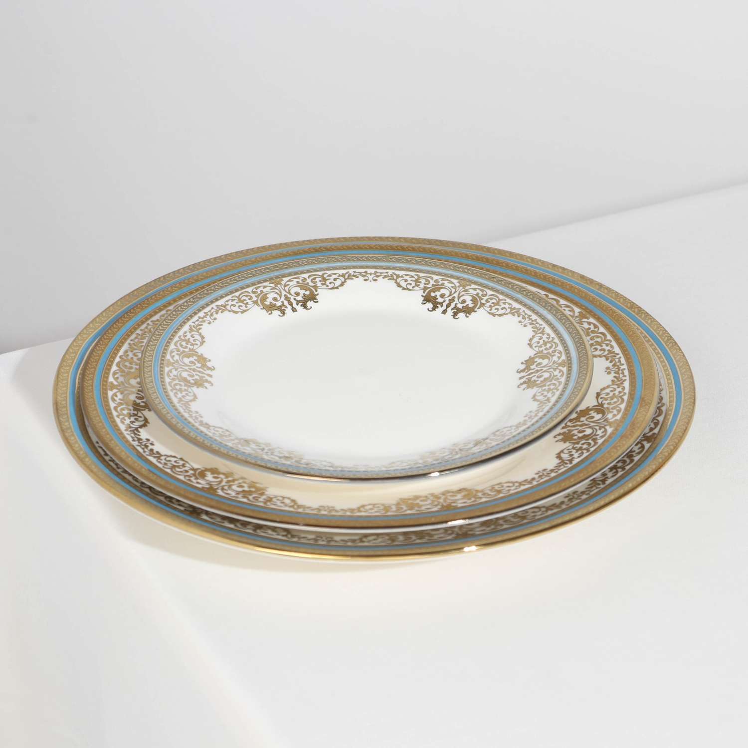 Набор Sima-Land тарелок фарфоровых Royal 3 предмета: d=18/23/25 7 см цвет белый - фото 2
