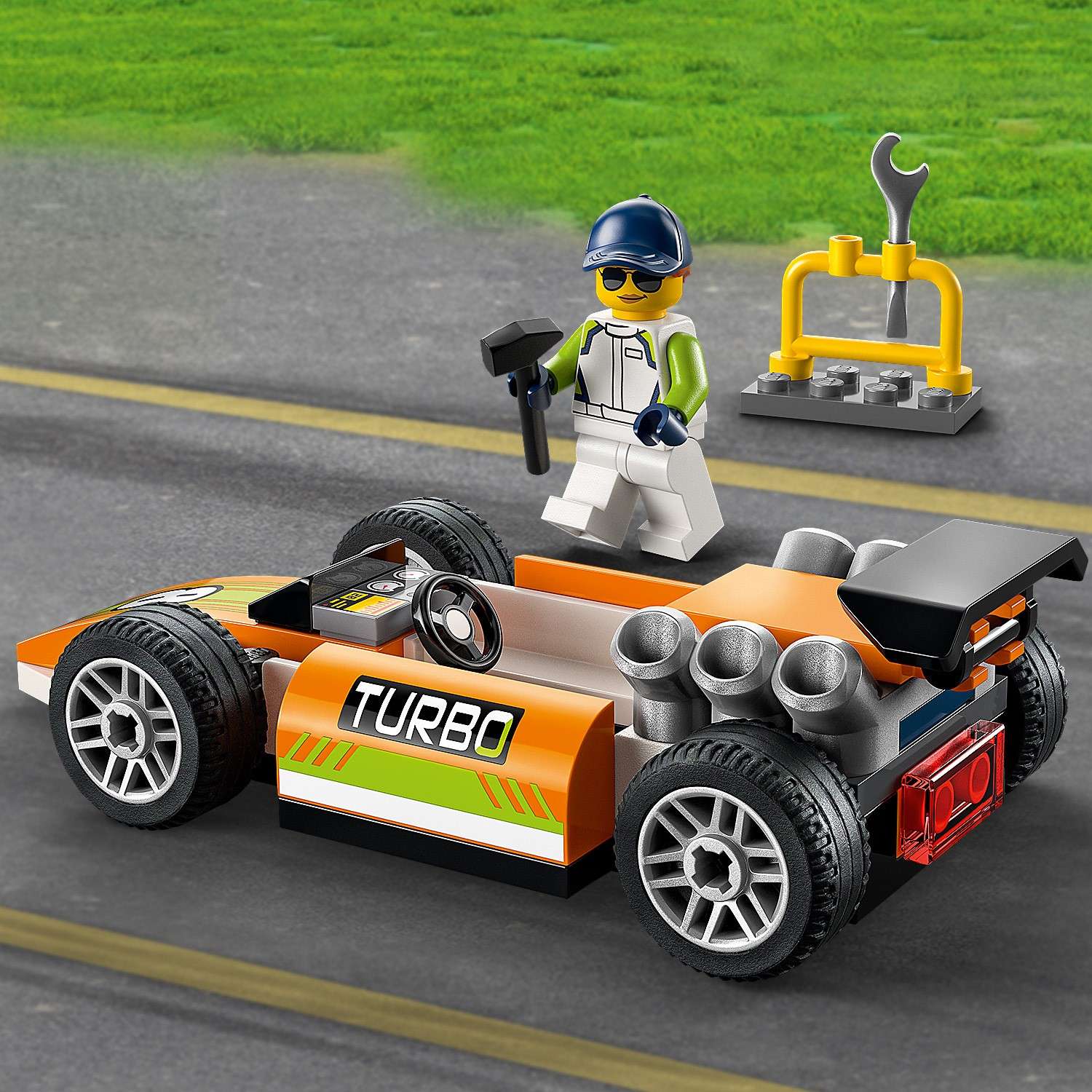 Конструктор LEGO City Great Vehicles Гоночный автомобиль 60322 - фото 9