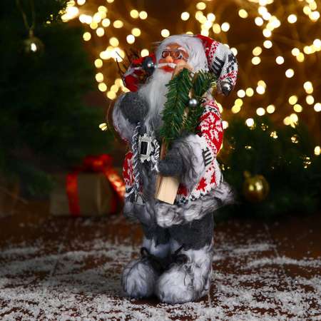 Дед мороз Зимнее волшебство «В бело-красной шубке с ремешком с лыжами» 15х30 см