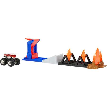 Трек Hot Wheels Гонка сквозь огонь с пусковой установкой