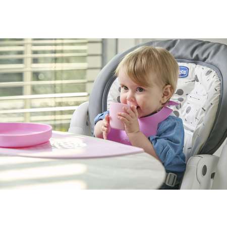 Нагрудник Chicco силиконовый Easy Roll розовый для детей от 6 месяцев