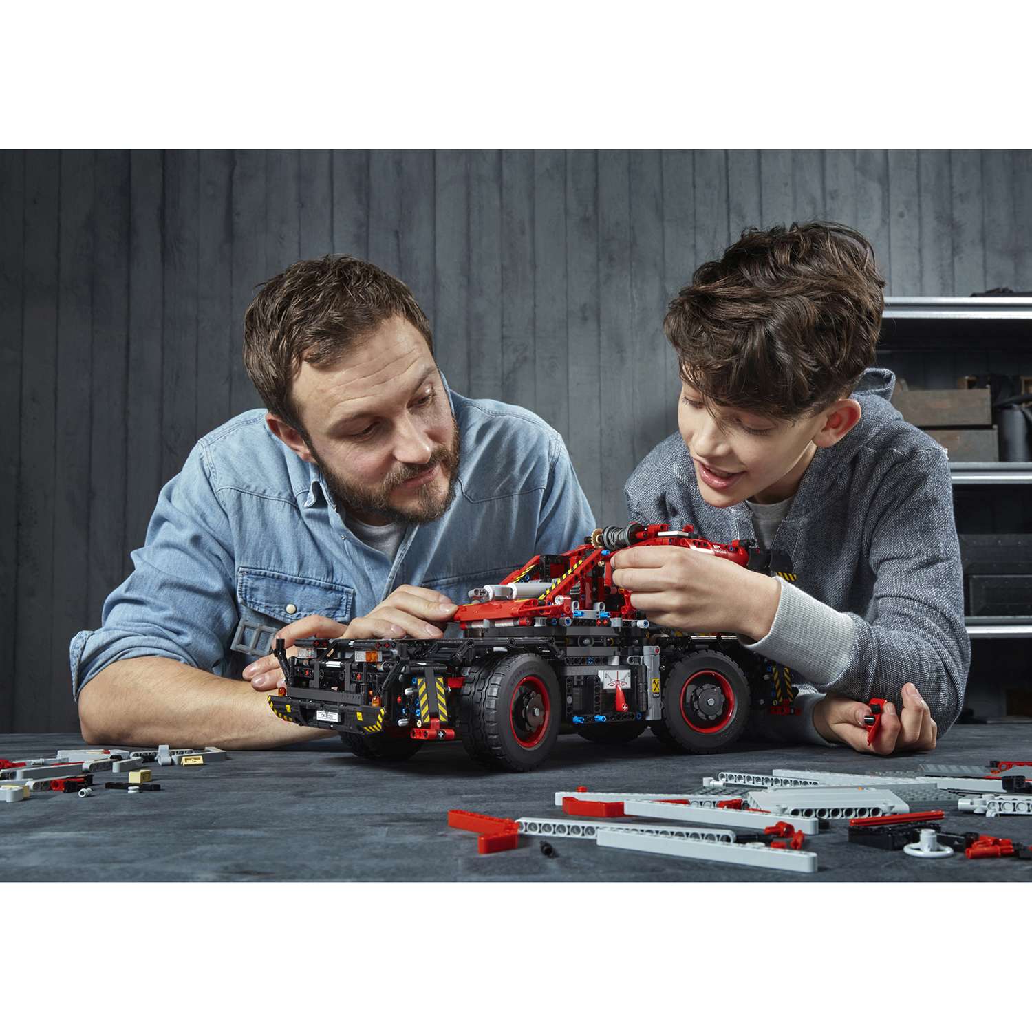 Конструктор LEGO Technic Подъёмный кран для пересечённой местности 42082 - фото 24
