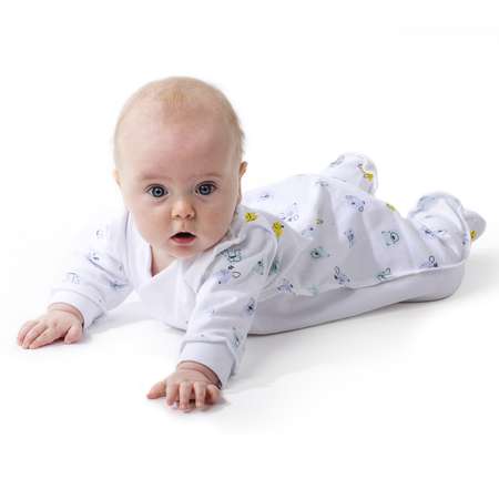 Набор подарочный Pampers Подгузники Premium Care Эконом упаковка Mini 4-8кг 66шт+салфетки влажные Sensitive 12шт+комбинезон 81690596