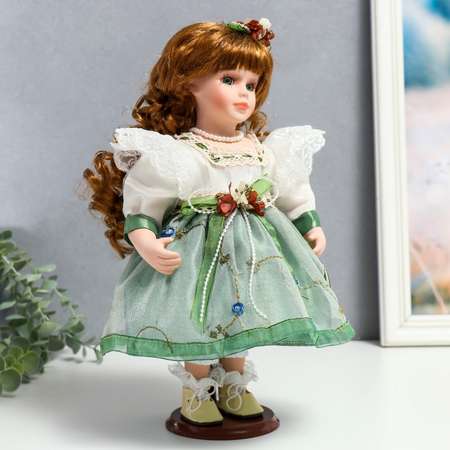 Кукла коллекционная Зимнее волшебство керамика «Агата в бело-зелёном платье и с цветами в волосах» 30 см