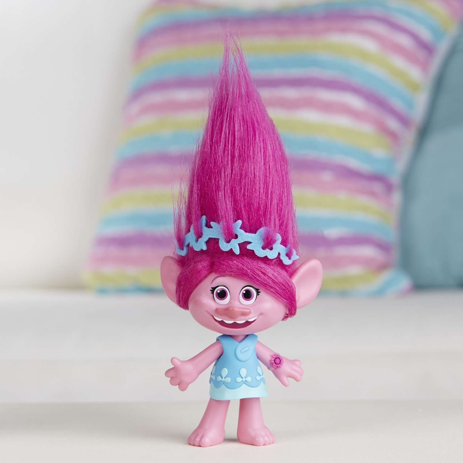 Фигурка Trolls среднего размера с музыкой Розочки - фото 7