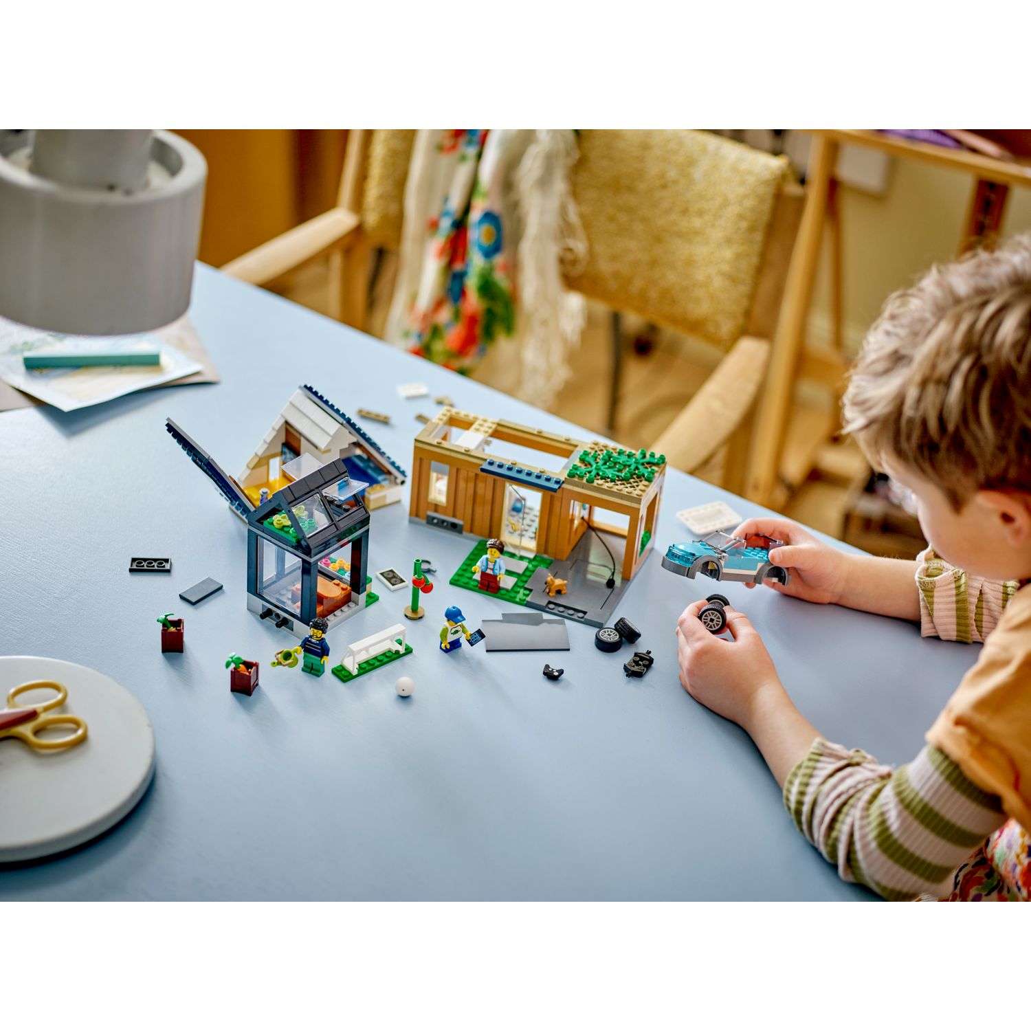 Конструктор LEGO City Family House and Electric Car 60398 - фото 10
