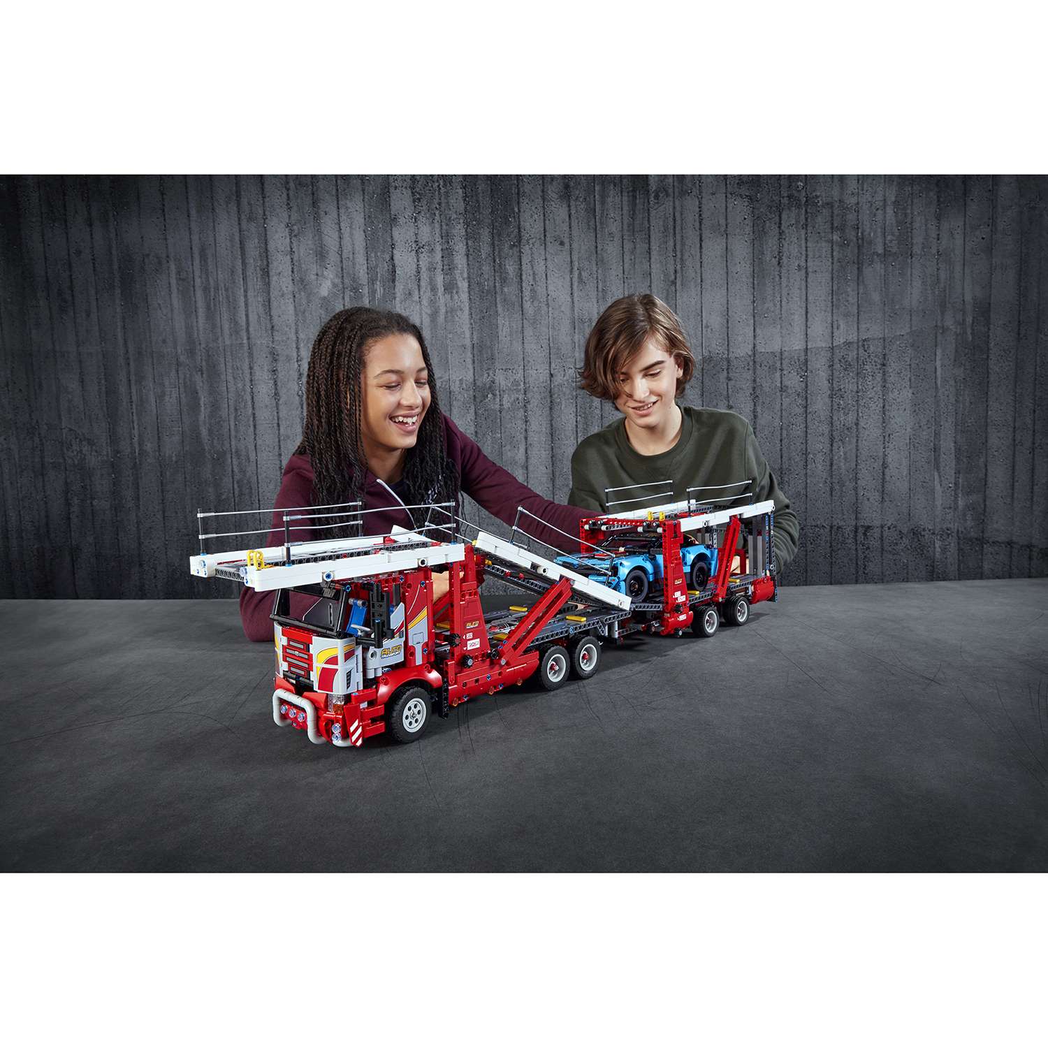 Конструктор LEGO Technic Автовоз 42098 - фото 5