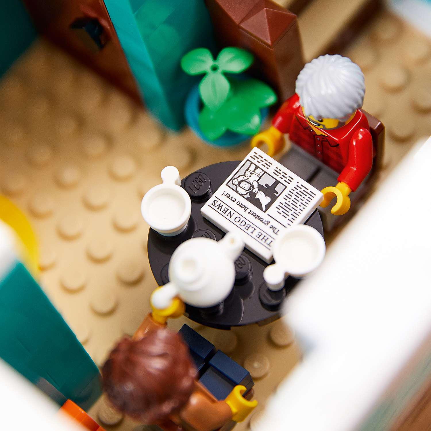 Конструктор LEGO Creator Expert Книжный магазин 10270 - фото 9