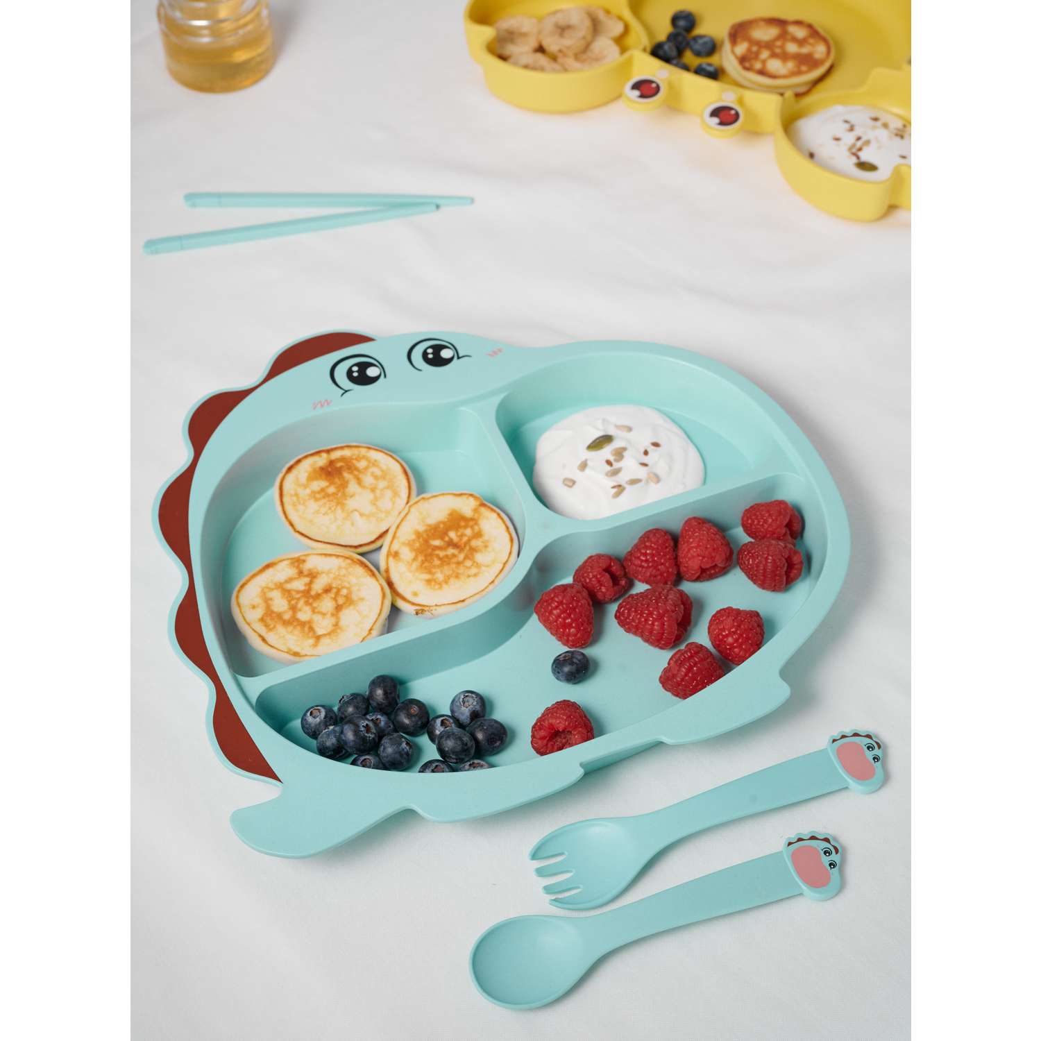 Набор детской посуды Добрый Филин Тарелка вилка ложка Динозаврик голубой 4 предмета - фото 6