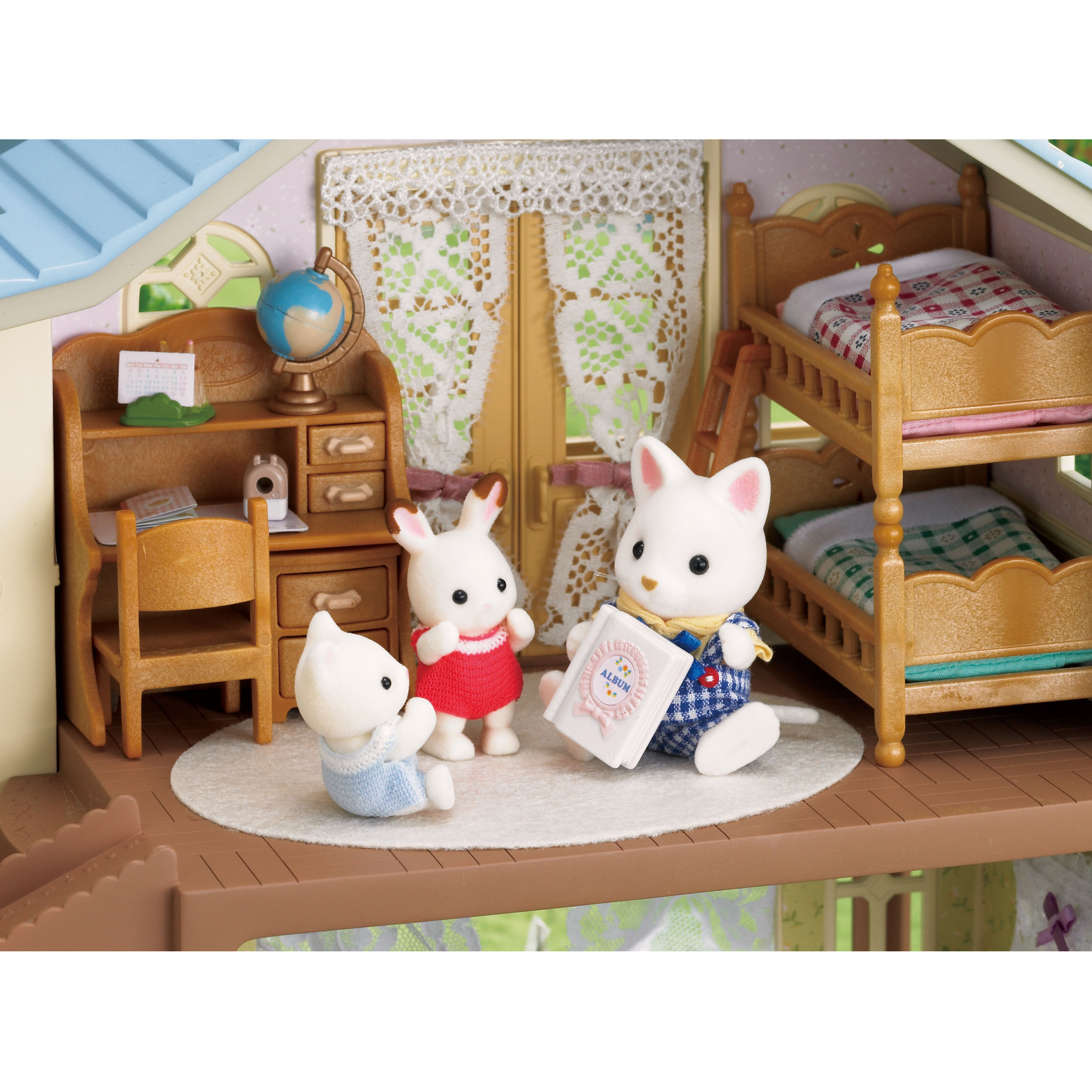 Набор Sylvanian Families Домик на холме 5343 купить по цене 5699 ₽ в  интернет-магазине Детский мир