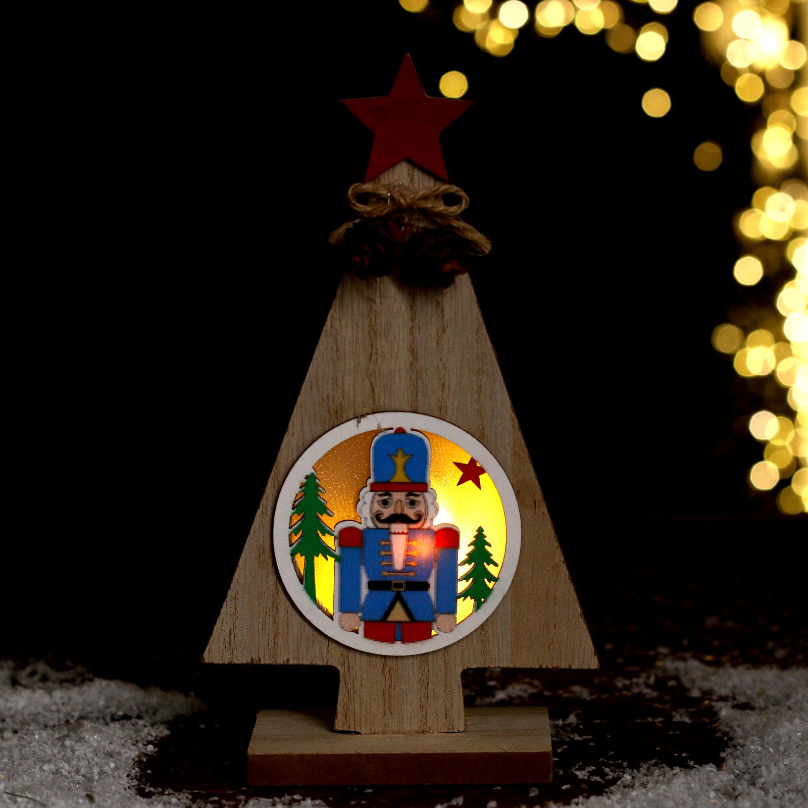 Новогодний декор Sima-Land с подсветкой «Ёлка со звездой и щелкунчик» 11×4.5×20 см - фото 3