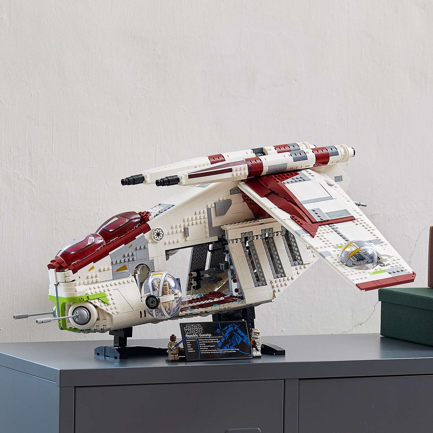 Конструктор LEGO Star Wars Боевой корабль Республики 75309 - фото 5