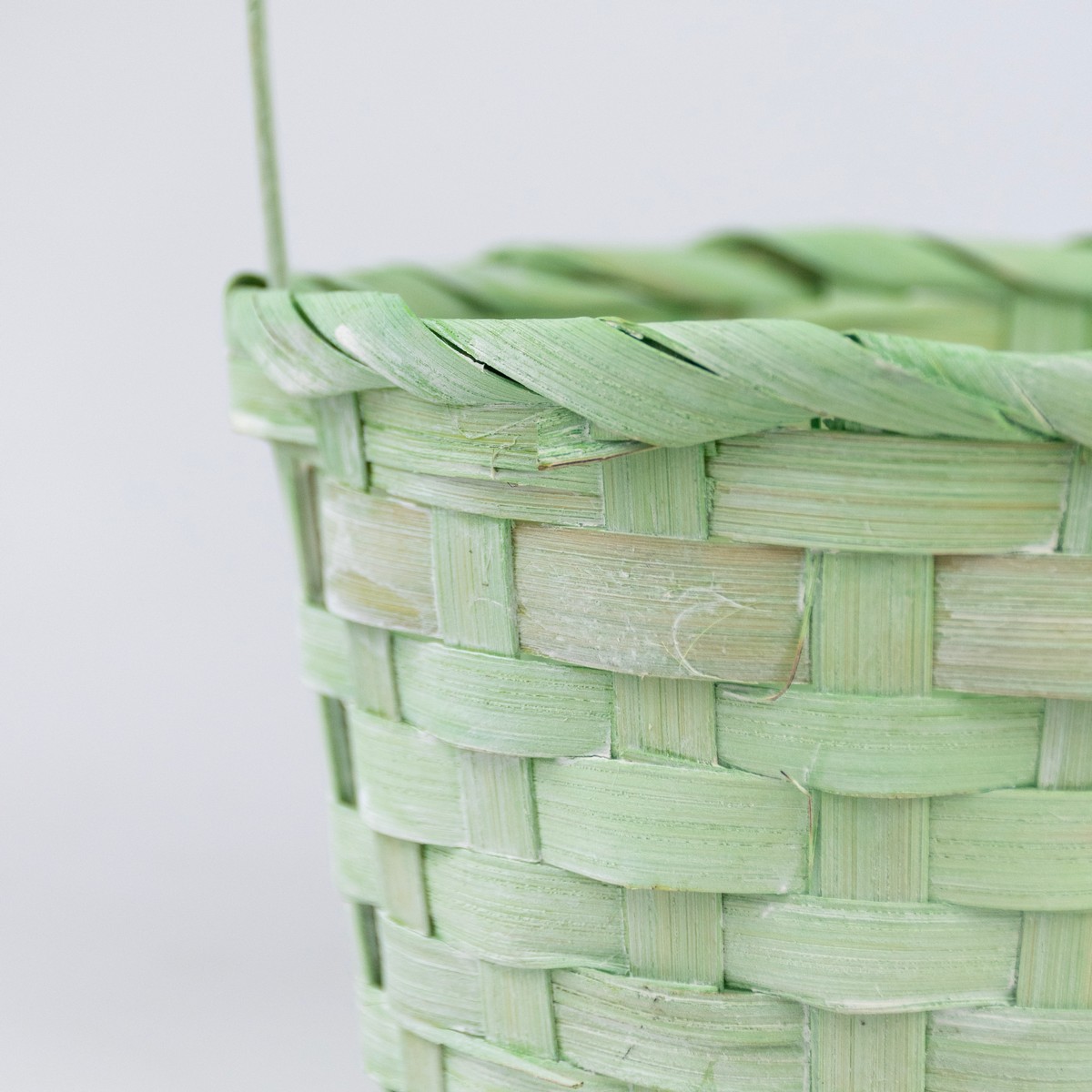 Корзина плетеная Азалия Декор из бамбука D15х9хH31см зеленая - фото 3