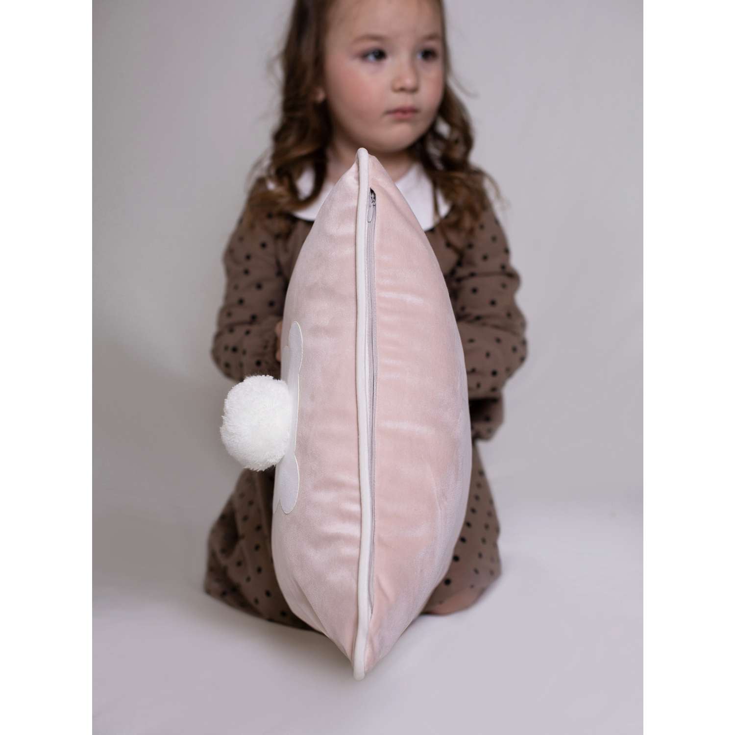 Подушка декоративная детская Мишель Зайка цвет розовая пудра - фото 6