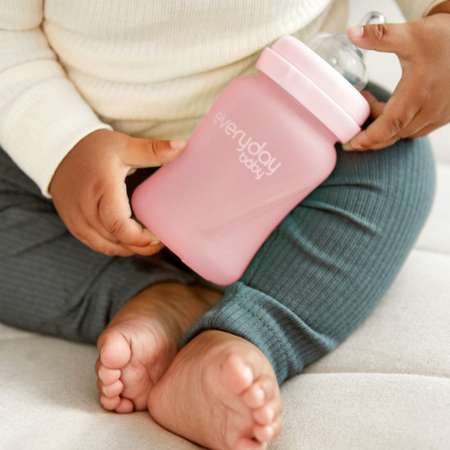Бутылочка Everyday Baby стеклянная с защитным силиконовым покрытием 150 мл розовый
