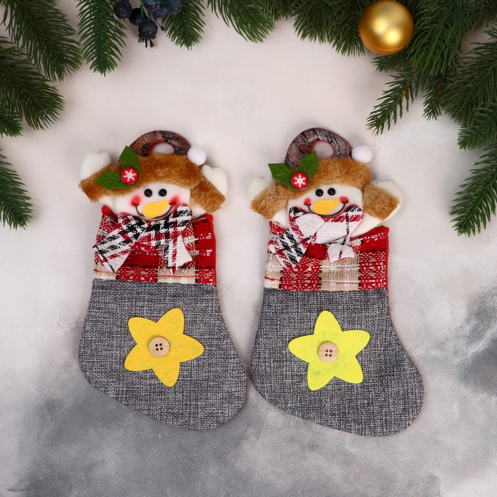 Носок Зимнее волшебство для подарков «Снеговик и звёздочка с пуговкой» 12х24 см серый - фото 2