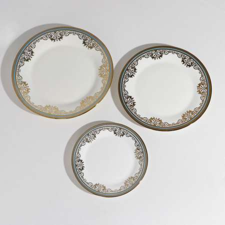 Набор Sima-Land тарелок фарфоровых Royal 3 предмета: d=18/23/25 7 см цвет белый