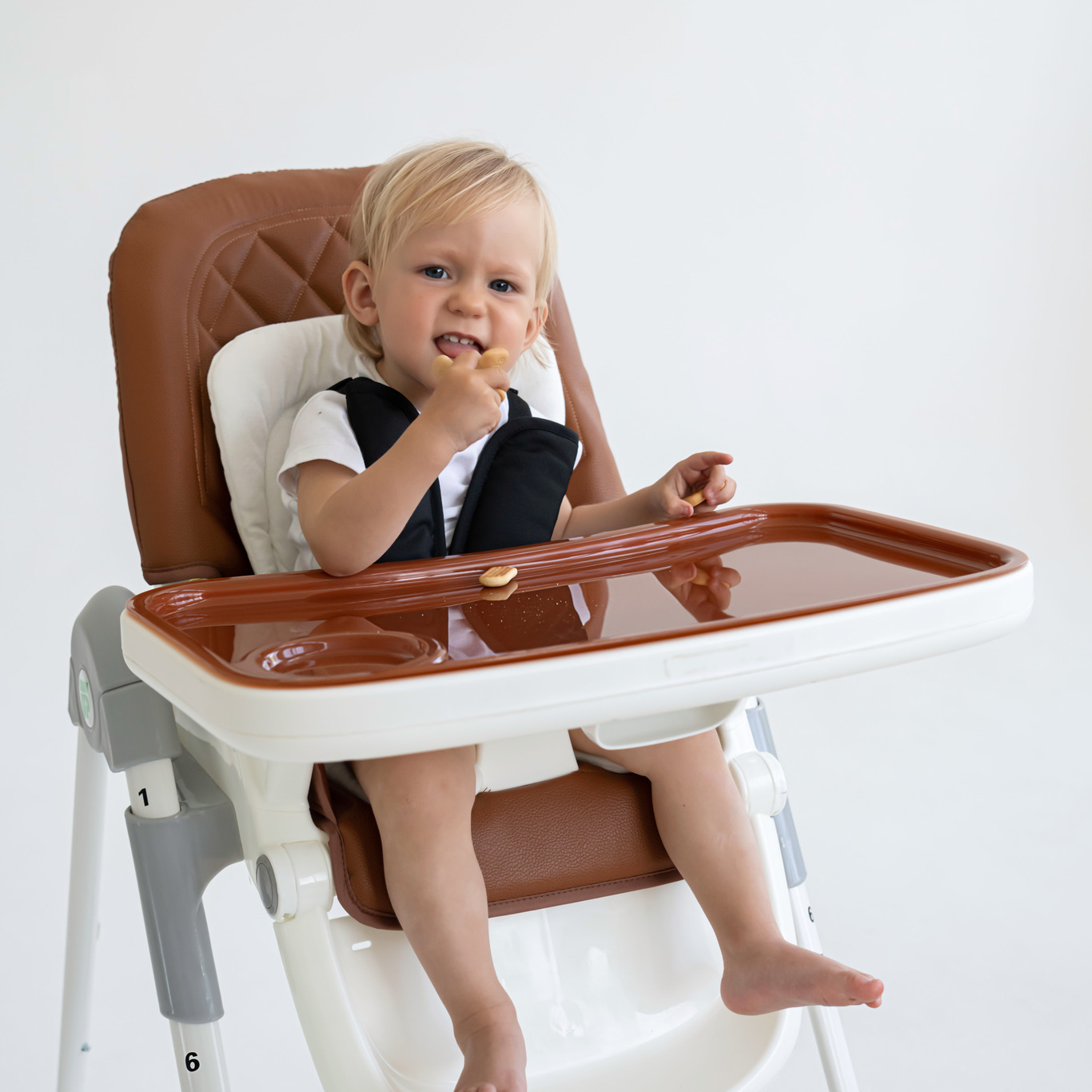 Стульчик для кормления Grow n Up Baby High Chair Brown - фото 3