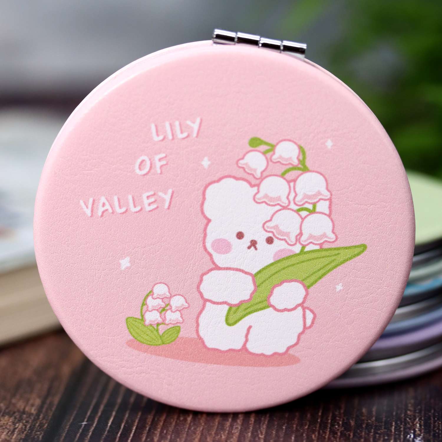 Зеркало карманное iLikeGift Bear lily of valley pink с увеличением - фото 1