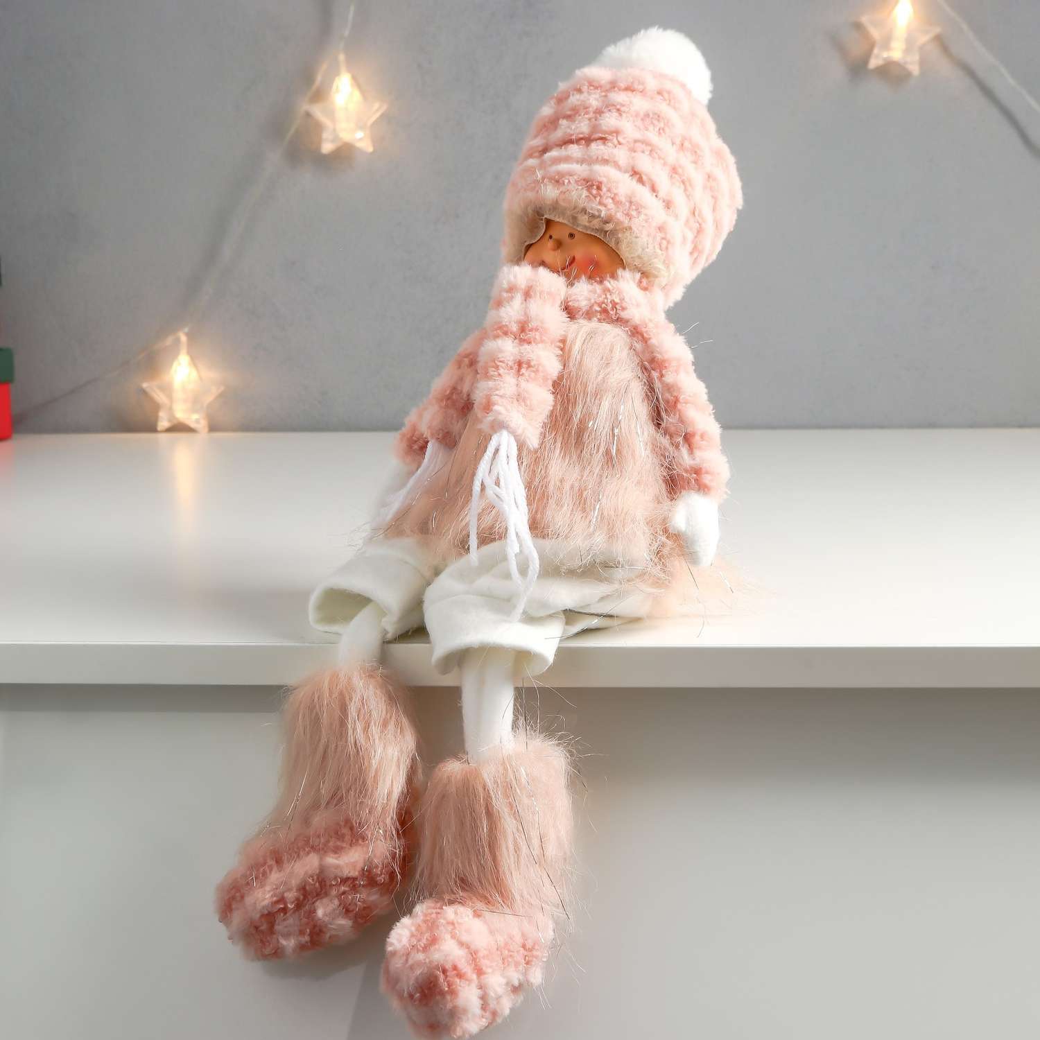 Кукла интерьерная Зимнее волшебство «Мальчишка-кудряш в розовом меховом костюме» длинные ножки 51х10 5х13 5 см 75753 - фото 2