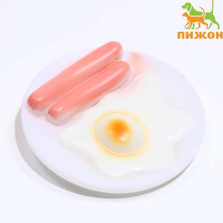 Игрушка для собак Пижон пищащая Завтрак для собак 13.5 см на белой тарелке