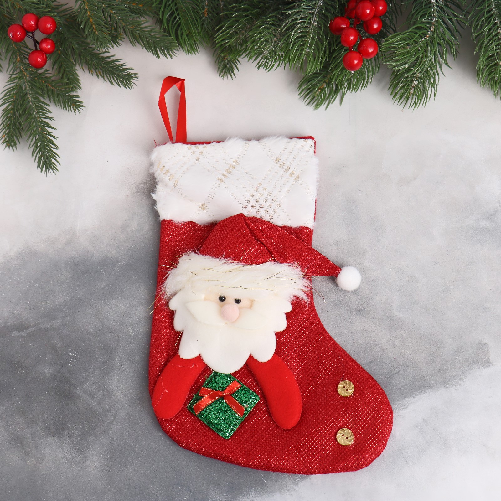 Мягкая подвеска Зимнее волшебство «Носок Дед Мороз с подарком» 17х26 см бело красный - фото 1