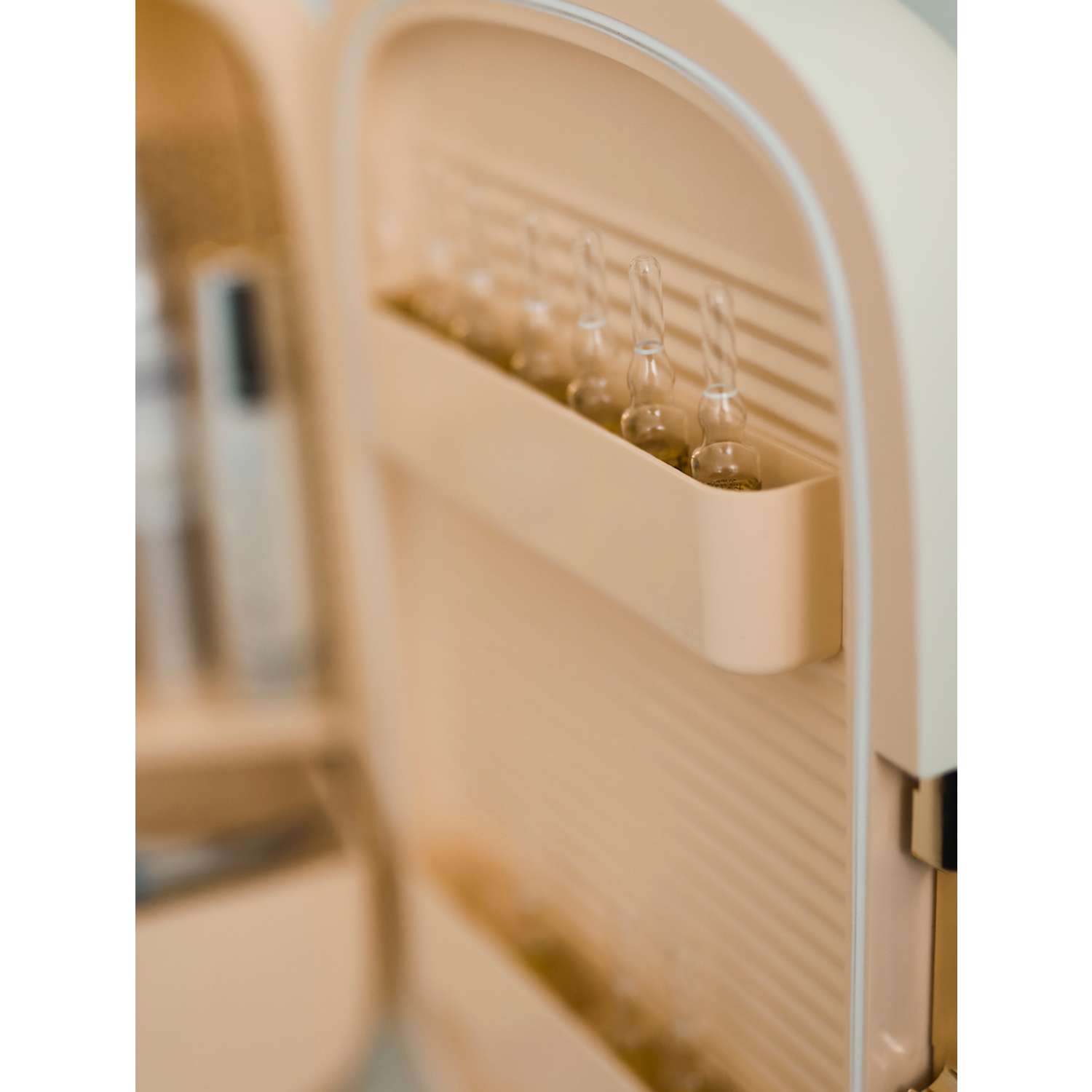 Бьюти-холодильник COOLBOXBEAUTY 12 л кремовый - фото 9