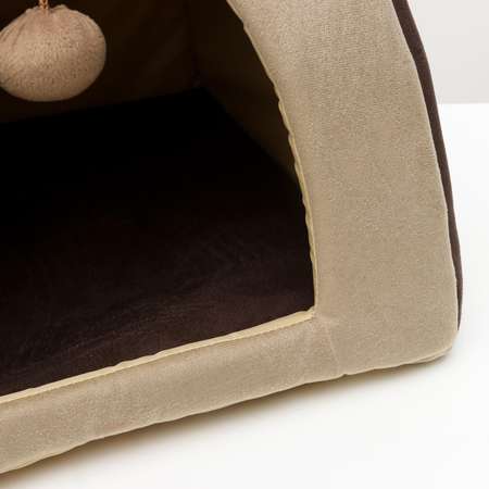 Домик для животных Пижон с ушками и шариком коричневый 40 х 40 х 37 см