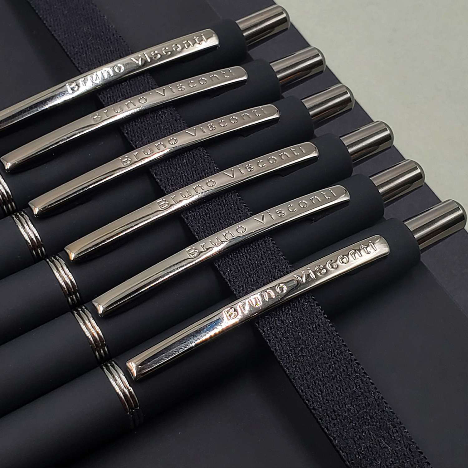 Ручка шариковая Bruno Visconti Автоматическая SAN REMO цвет корпуса черный 1 мм синий в металическом черном футляре - фото 7
