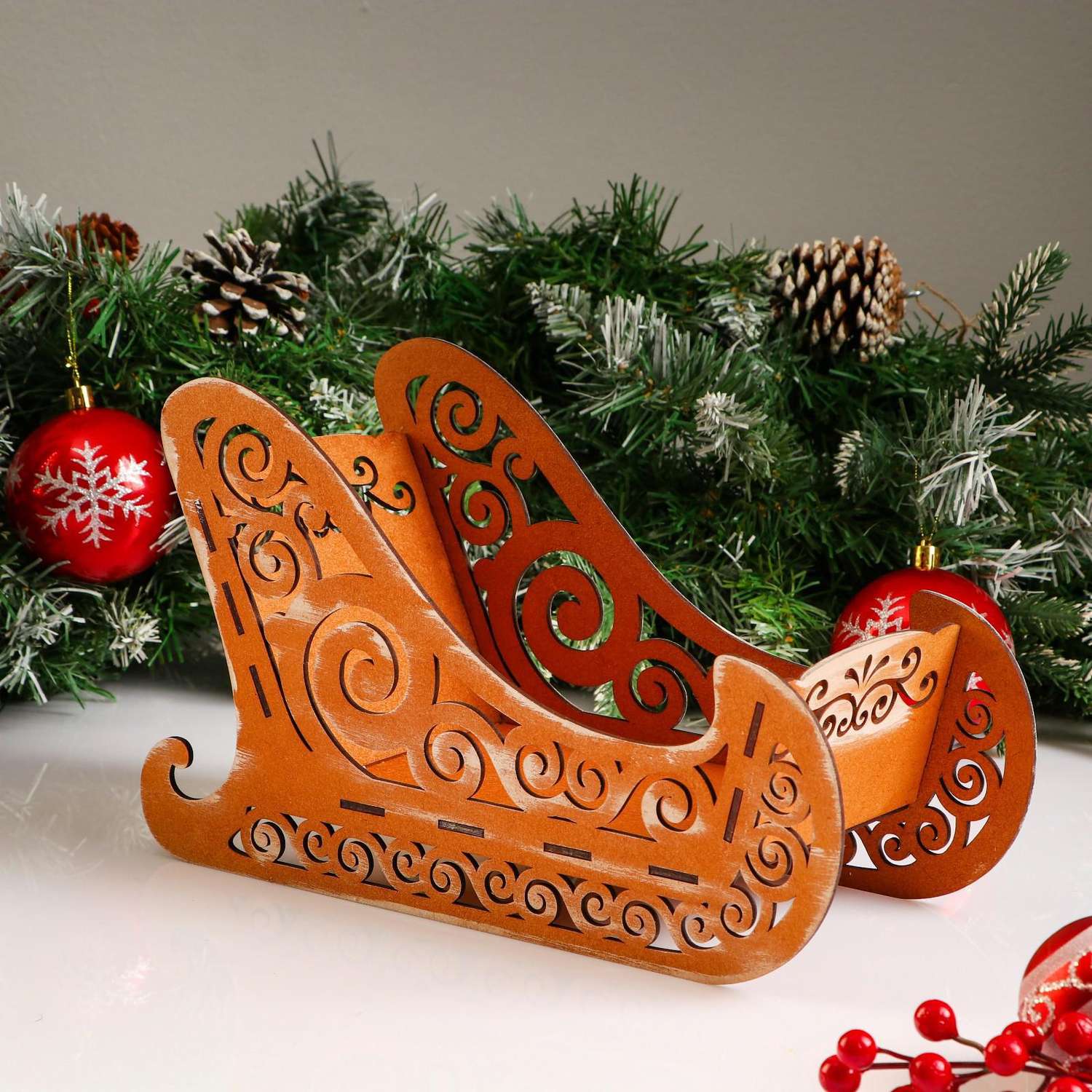 Кашпо Sima-Land деревянное 32×13×19 см «Новогоднее. Сани с вензелями» подарочная упаковка - фото 1