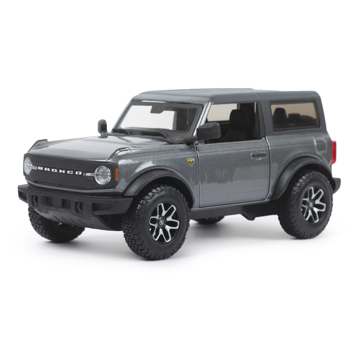 Машина MAISTO 1:24 Ford Bronco 2021 Серая 31530 купить по цене 1299 ₽ в  интернет-магазине Детский мир