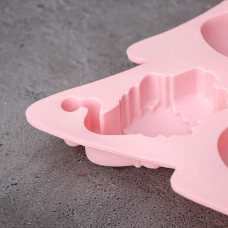 Форма Доляна силиконовая для выпечки «Новогоднее настроение» 23×19×2.5 см 6 ячеек цвет розовый