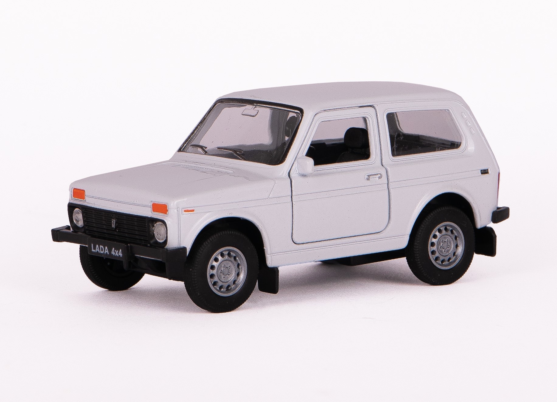 Машинка Welly 1:38 LADA Niva цвет в ассортименте 42386W - фото 2