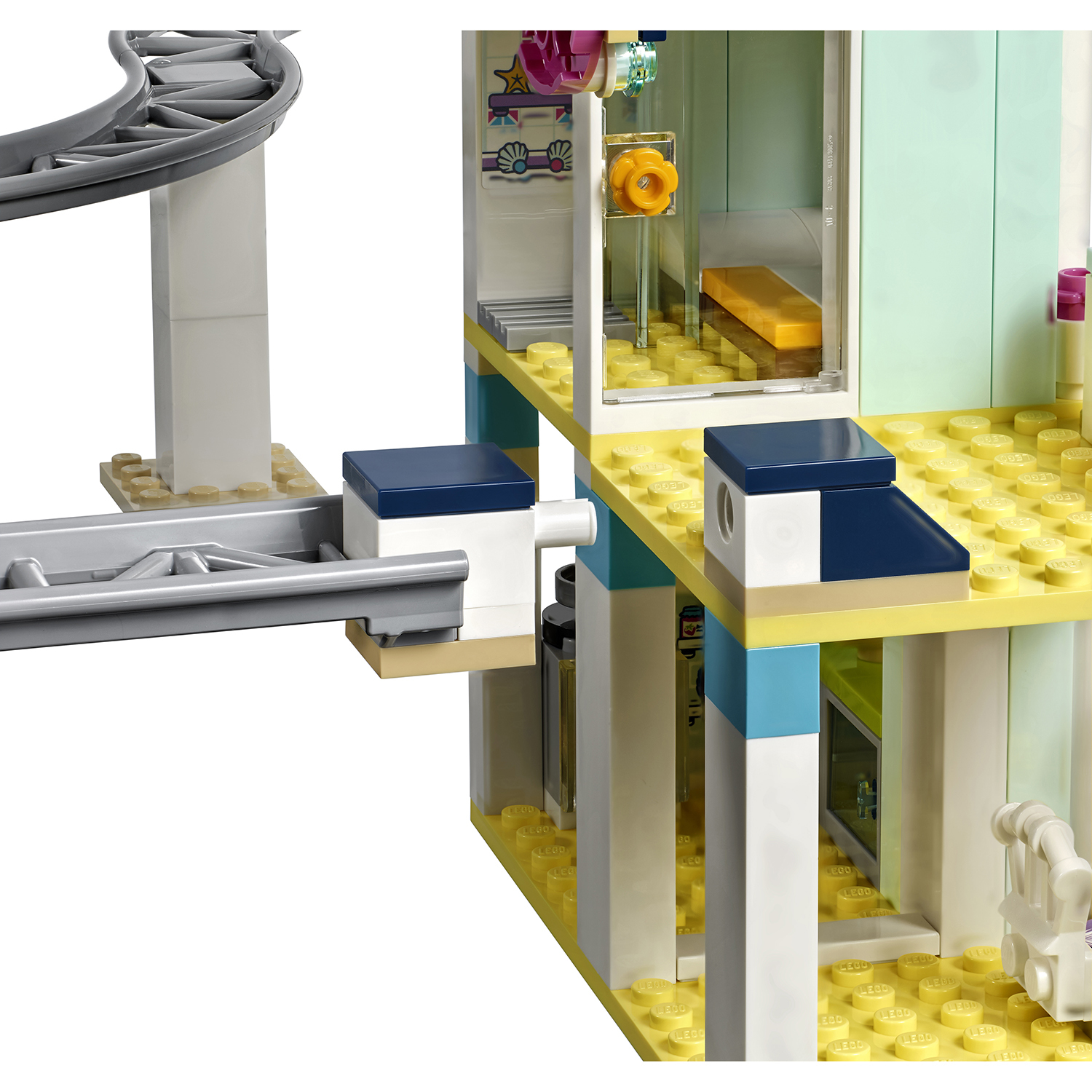 Конструктор LEGO Friends Курорт Хартлейк-Сити 41347 - фото 8