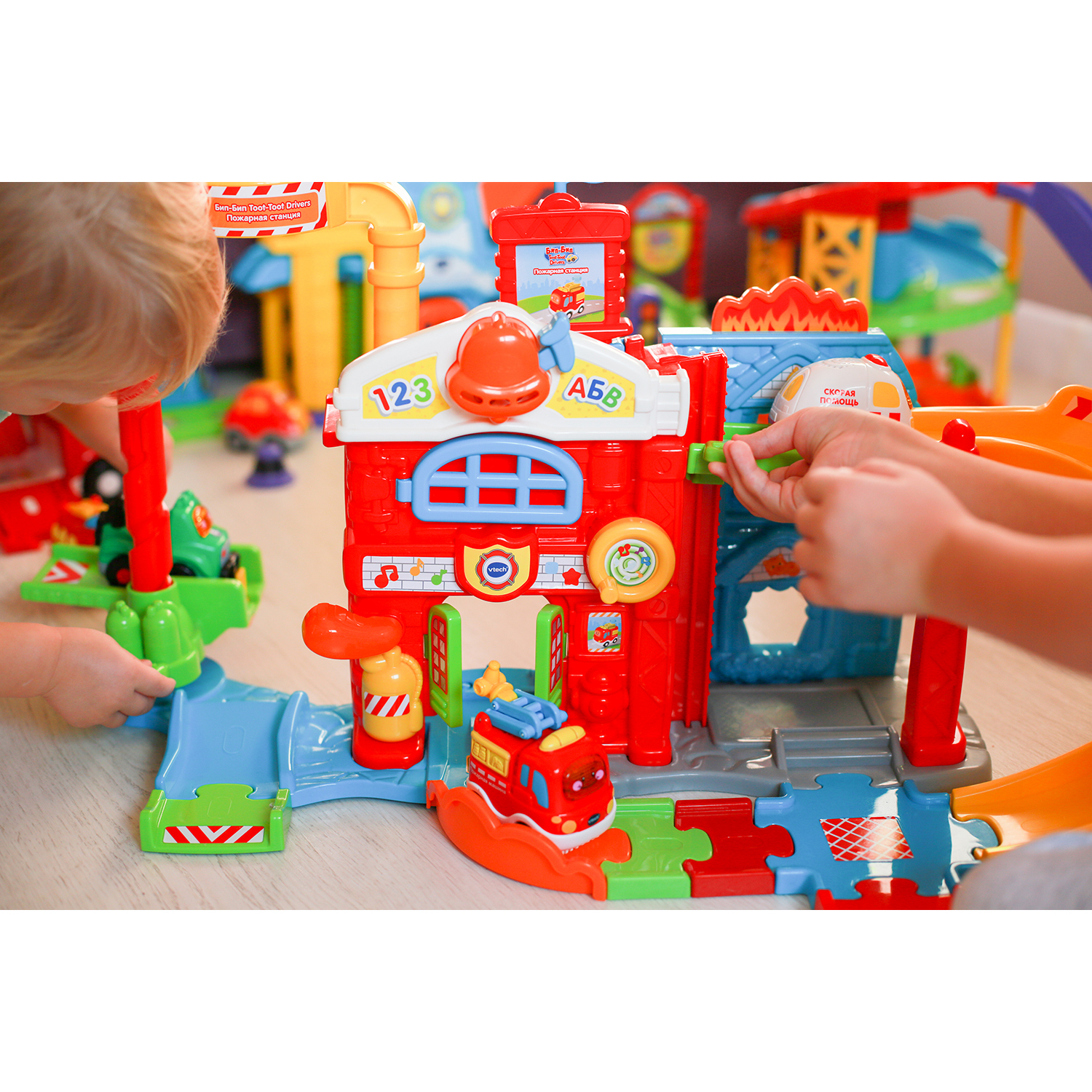 Игрушка Vtech Пожарная станция 80-503926 - фото 9