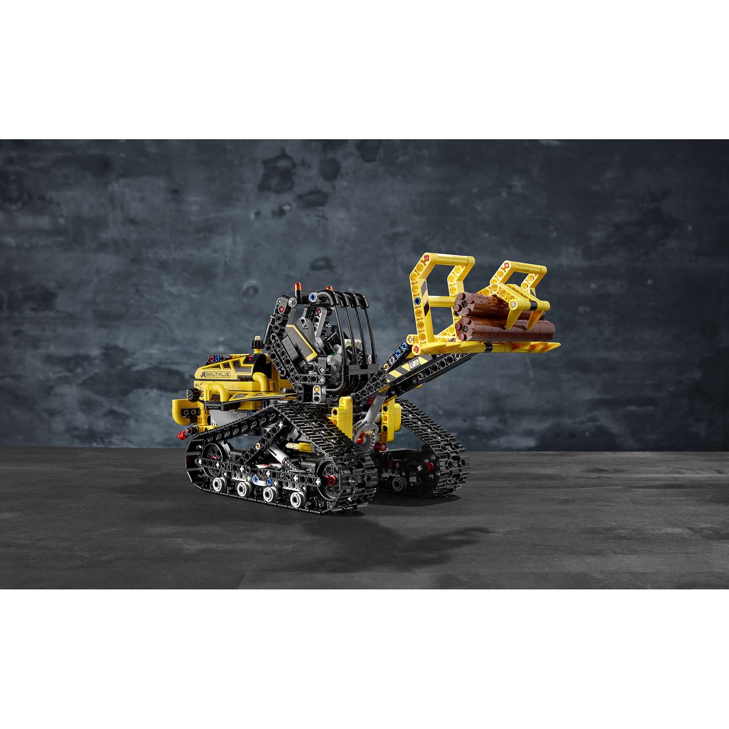 Конструктор LEGO Technic Гусеничный погрузчик 42094 - фото 4