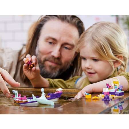 Конструктор LEGO Gabbys Dollhouse Gabby and MerCats Ship Spa блочный