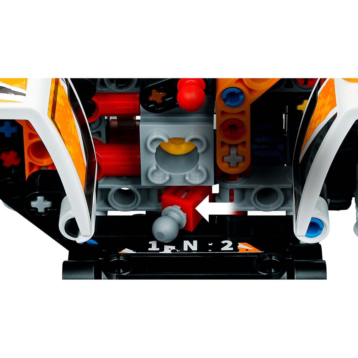 Конструктор LEGO Technic Внедорожный грузовик 42139 - фото 8