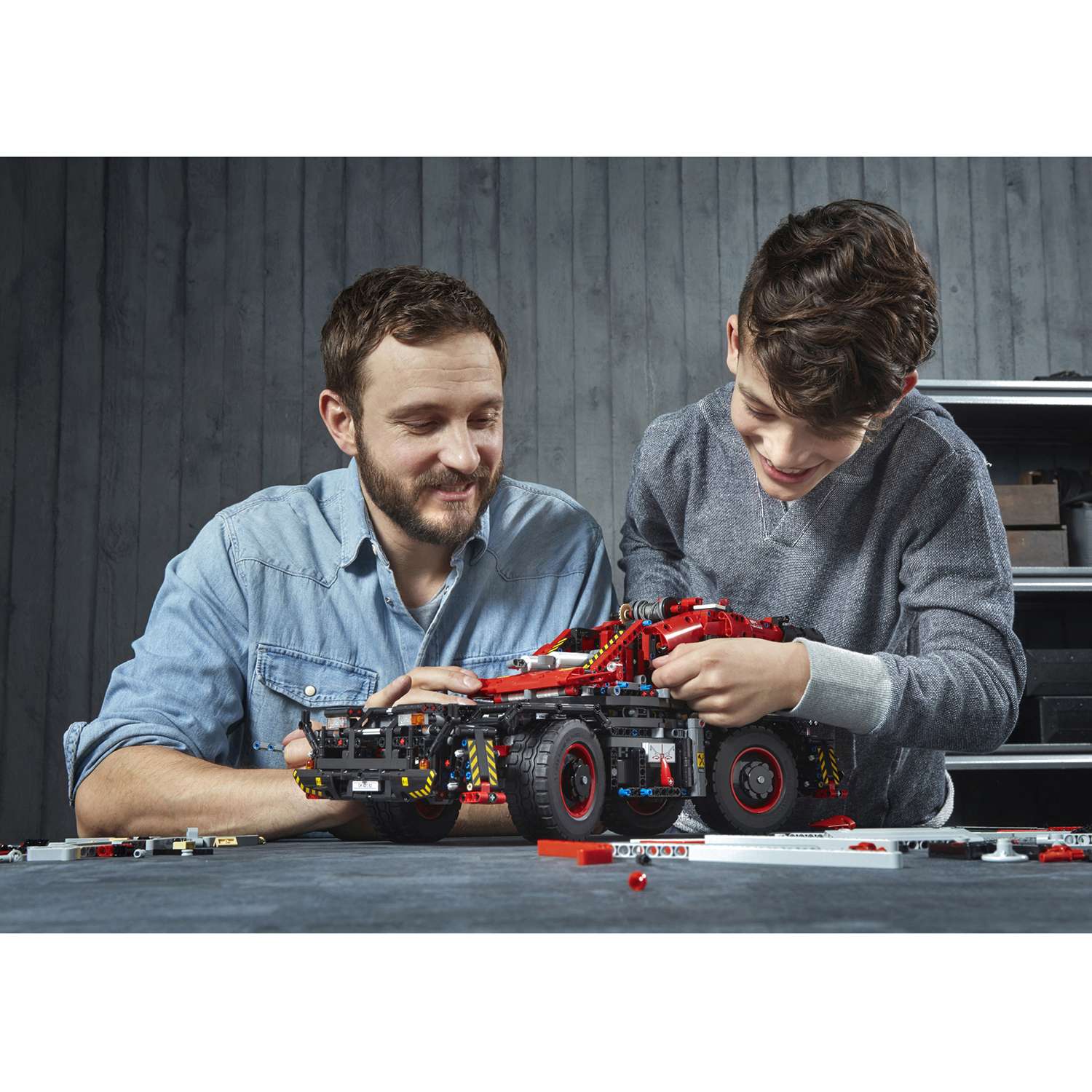 Конструктор LEGO Technic Подъёмный кран для пересечённой местности 42082 - фото 26