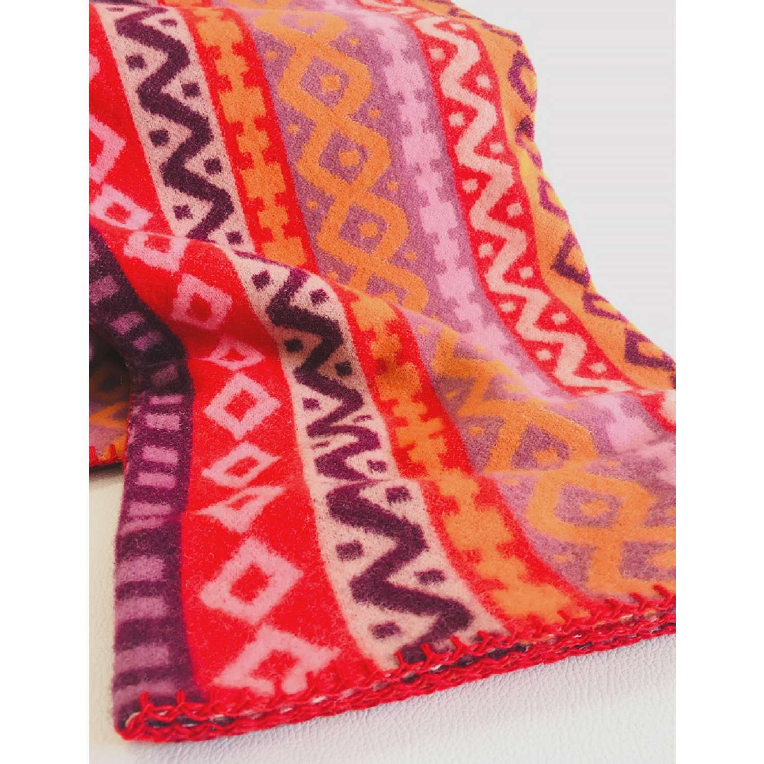 Одеяло шерстяное детское Klippan Saule Орнамент красный 100х140 см - фото 2